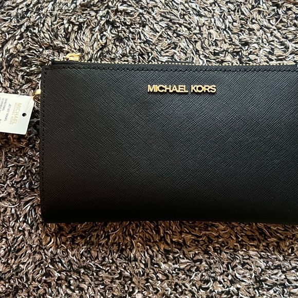 Michael Kors Black and Gold Zip Wallet - Picture 1 of 4